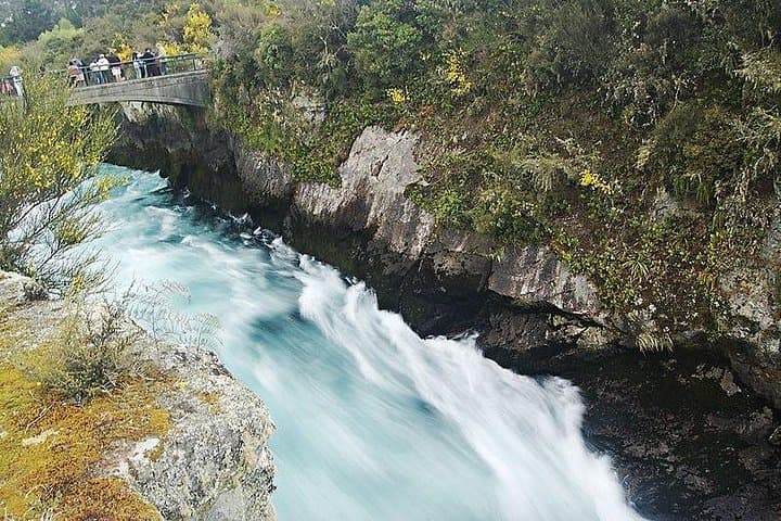 Discover Taupo: Self-Guided Audio Walking Tour of Lake Taupo & Geothermal History photo 2