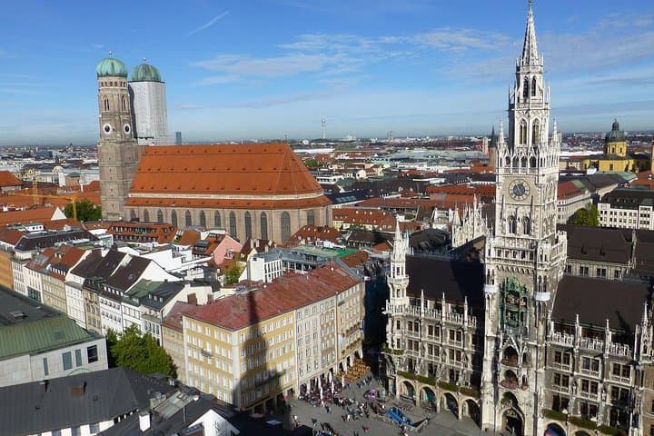 Munich Public Walking Tour: Guided 2-Hour Historical Walk Through Marienplatz