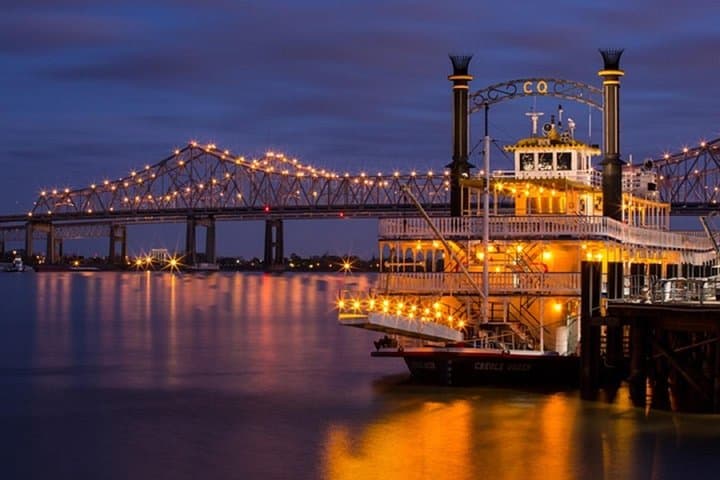 Mississippi Dinner Jazz Cruise: Creole Queen Paddlewheeler in New Orleans