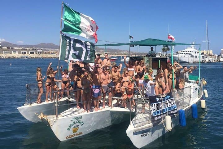 Los Cabos Sunset Boooze Cruise: 2-Hour Party Sail with Views of El Arco photo 2