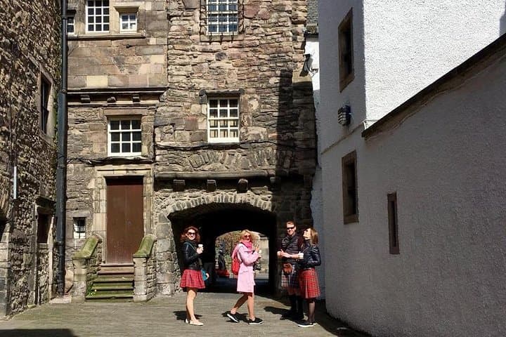 Virtual Outlander Walking Tour of Edinburgh's Old Town and Royal Mile photo 1