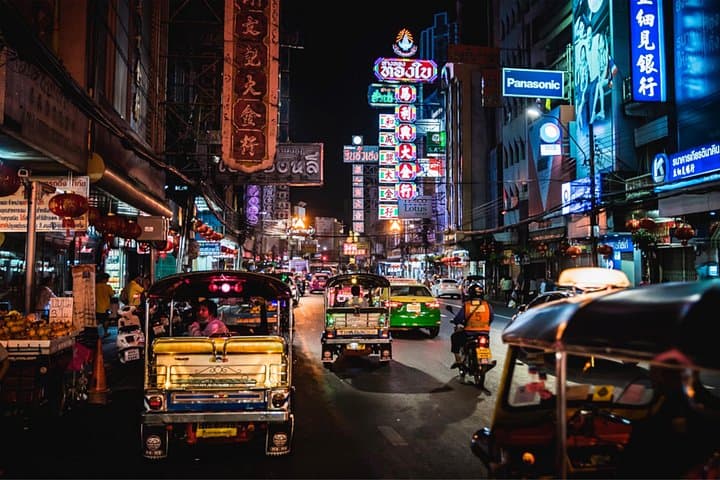 Bangkok Night Bike Tour: 5-Hour Chinatown & Chao Phraya Dinner Ride photo 4