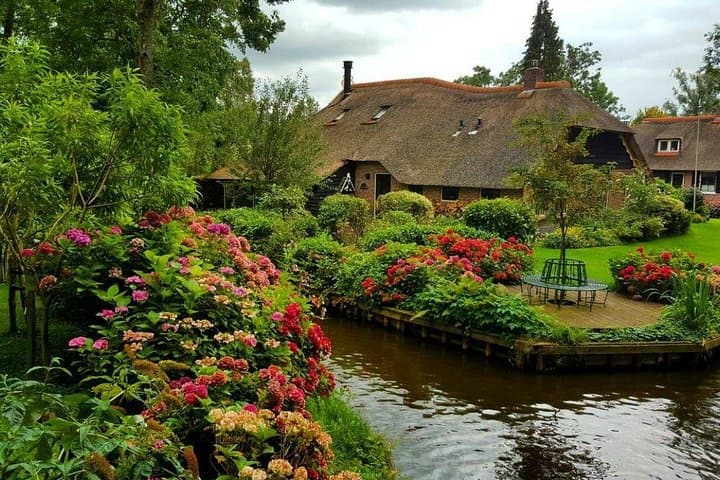 Giethoorn & Zaanse Schans Day Trip from Amsterdam: Windmills, Canals & Whisper Boats photo 4