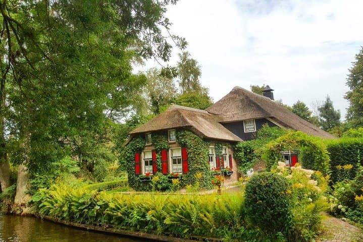 Giethoorn & Zaanse Schans Day Trip from Amsterdam: Windmills, Canals & Whisper Boats photo 3