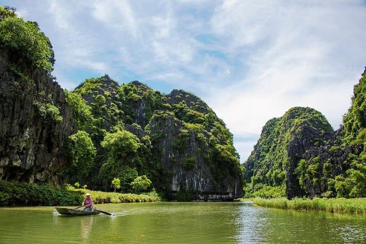 Hoa Lu & Tam Coc Boat and Bike Day Trip from Hanoi — Row Tam Coc, Bike Rice-Field Roads photo 3