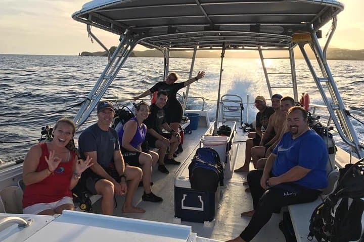 Sunset Night Dive in St. Thomas: Certified Diver Night Scuba Adventure photo 3