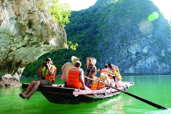 Full-Day Halong Bay Cruise: Bamboo Boat, Kayak & Titov Island Experience photo 5