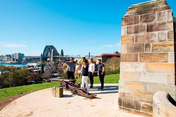Private Essential Sydney Tour: Harbour Bridge, Opera House & Lunch at Cruising Yacht Club