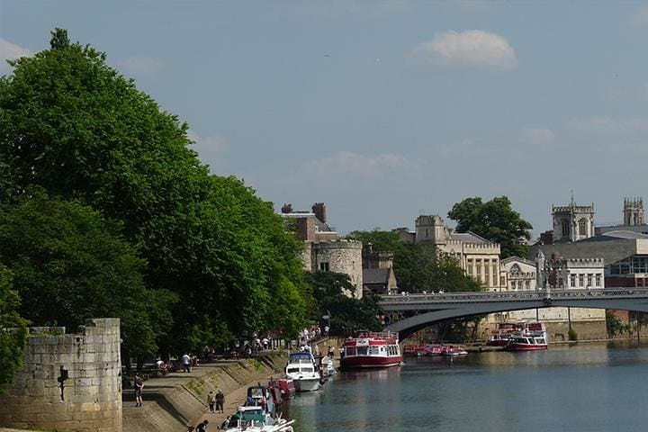 Private Walking Tour of York Walls: A Personalized Historic Walk photo 2