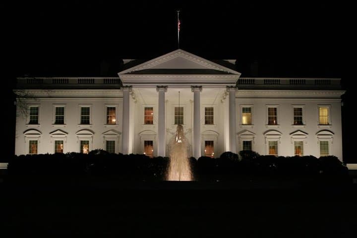 After-Dark Monuments: Washington DC Minibus Night Tour