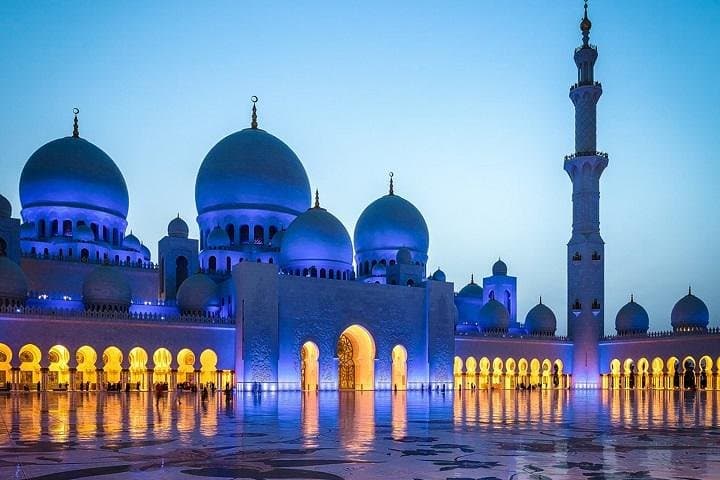 Abu Dhabi Private City Tour: Sheikh Zayed Mosque, Emirates Palace & Corniche Highlights photo 2