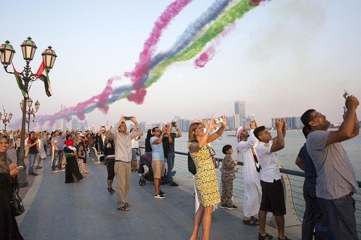 Abu Dhabi Private City Tour: Sheikh Zayed Mosque, Emirates Palace & Corniche Highlights photo 6
