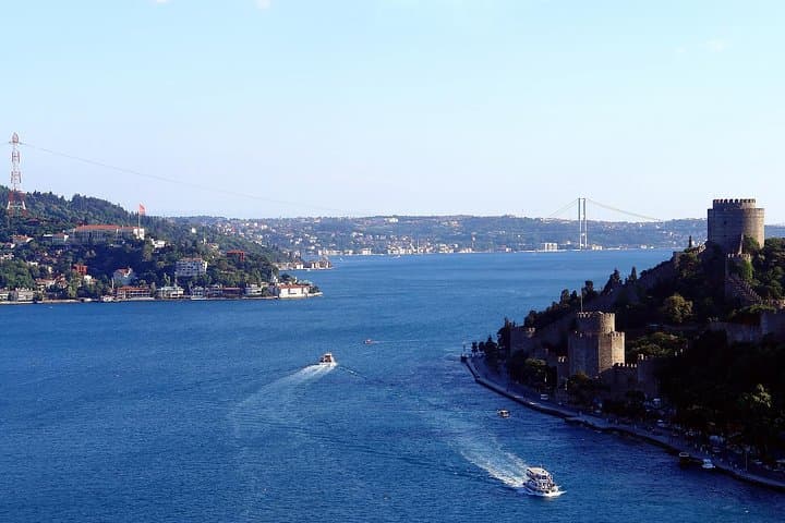 Bosphorus in Two Hours: Guided Sightseeing Cruise Between Continents photo 2