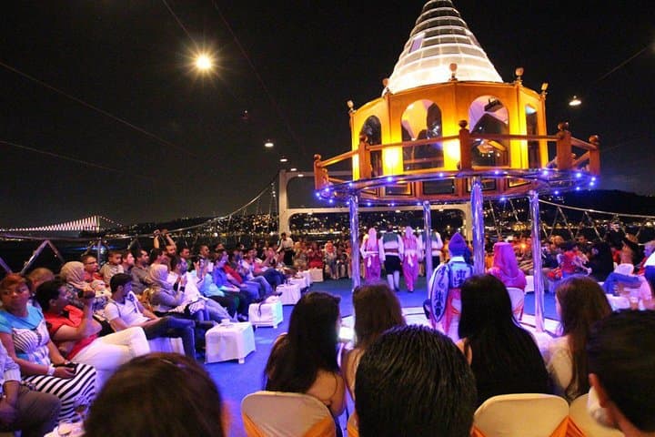 Bosphorus Dinner Cruise: Evening Sail Between Europe and Asia with Live Shows photo 3