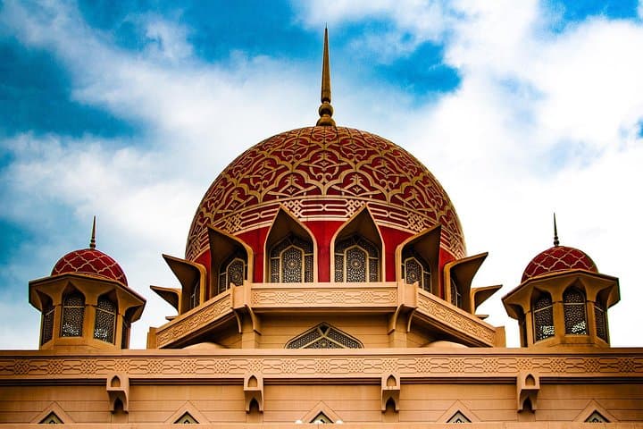 Putrajaya Boat Cruise: Lunch and Landmark Views of Putra Mosque & Perdana Putra photo 4