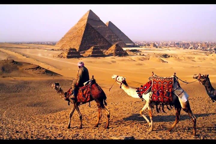 Cairo Stopover: Pyramids, Egyptian Museum & Khan El-Khalili in a Day