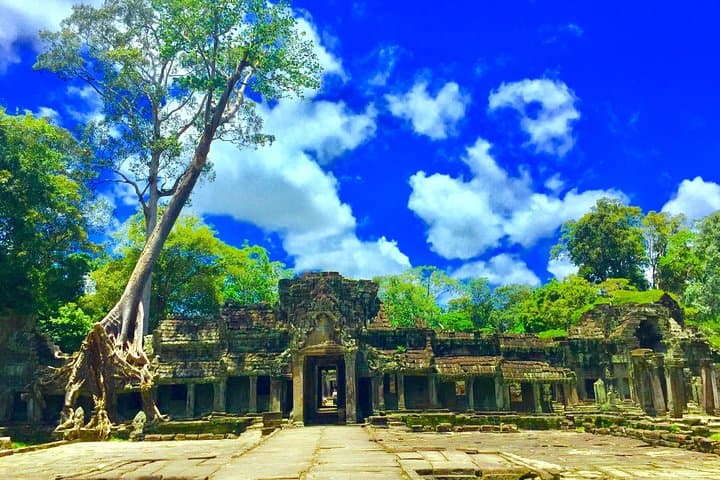 Angkor Grand Tour by Bike: Preah Khan, Ta Som & Pre Rup