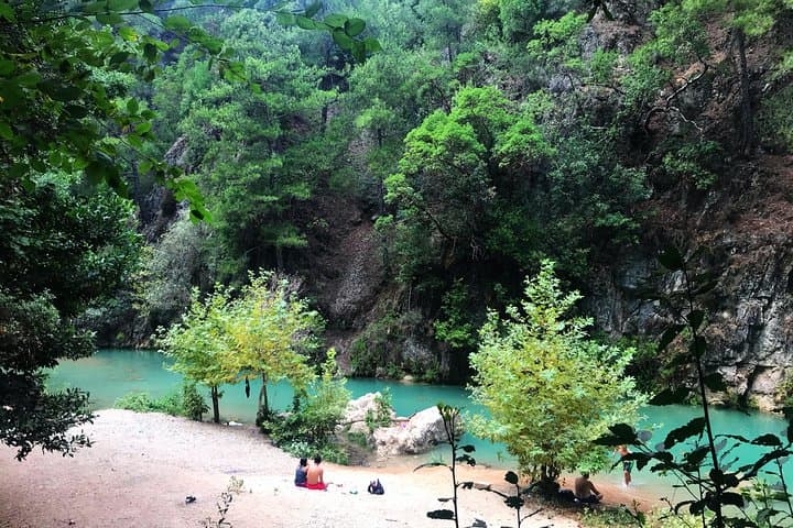 Hike Chouwen: Lake Trail & Nahr-Ibrahim Swim from Beirut