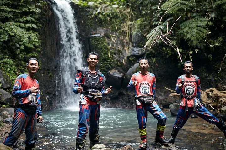 Full-Day Bali Dirt Bike Adventure: Ubud Jungle, Beaches & Sacred Waterfall photo 2