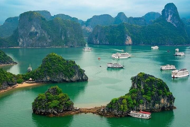 Halong & Lan Ha Bay Cruise and Kayak from Cat Ba — Full-Day Adventure photo 3