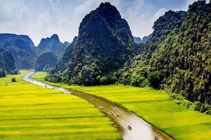 Hoa Lu, Tam Coc & Mua Cave: Full-Day Tour from Hanoi with Buffet Lunch photo 3