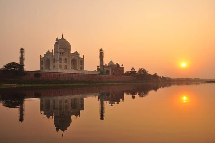 Sunrise at the Taj Mahal: Guided Day Trip from Delhi photo 3