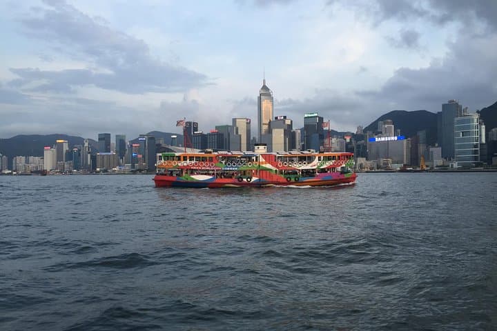 Victoria Harbour Dinner Cruise & Symphony of Lights from Kowloon photo 4