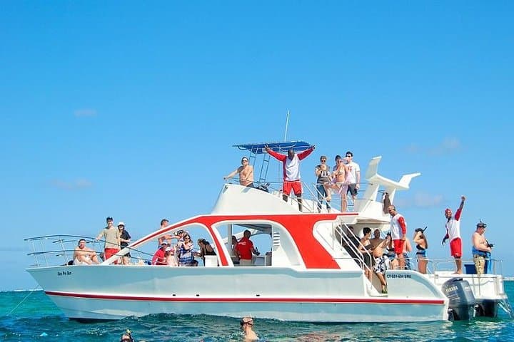 Punta Cana Party Boat & Parasailing Combo: Catamaran Cruise, Snorkel and Natural Pool Adventure photo 4