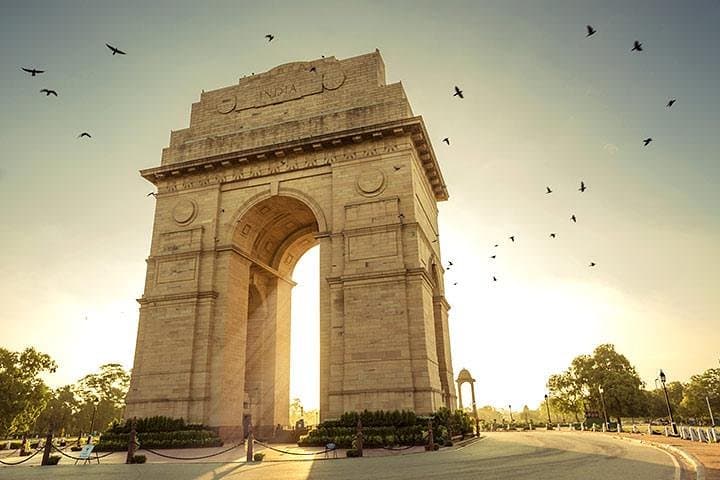 4-Hour Private Delhi Sightseeing Tour: Red Fort, Qutub Minar & Lotus Temple photo 3