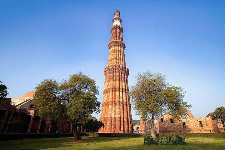 4-Hour Private Delhi Sightseeing Tour: Red Fort, Qutub Minar & Lotus Temple photo 5