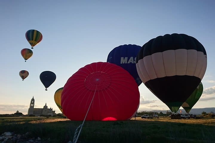 Dawn Balloon Flight Over Segovia's Roman Aqueduct photo 4