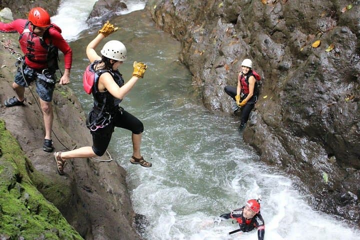 Gravity Falls Waterfall Jumping Canyoning: La Fortuna Extreme Canyoning Adventure photo 4