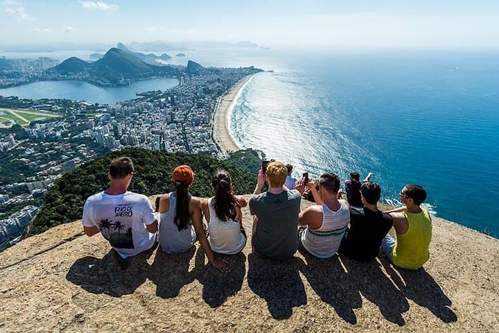 Dois Irmãos Hike and Vidigal Favela Tour — Two Brothers Hill Viewpoint in Rio