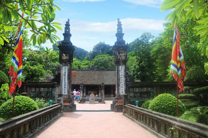Pedal and Paddle: Hoa Lu — Tam Coc Ninh Binh Day Tour photo 5