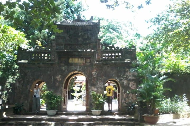 Da Nang Day Tour: Marble Mountains, Marble Village & Hoi An Ancient Town