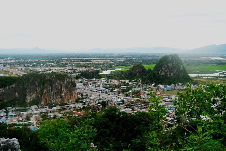 Half-Day Da Nang: Son Tra Peninsula, Marble Mountain & Han Market Tour