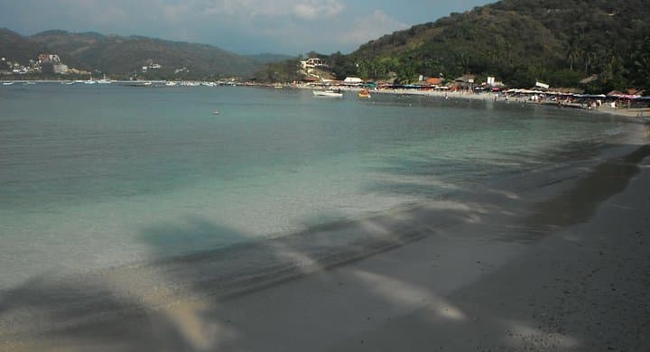 Snorkel Las Gatas Bay: Guided Snorkel to the Underwater Jesus Statue in Zihuatanejo photo 3