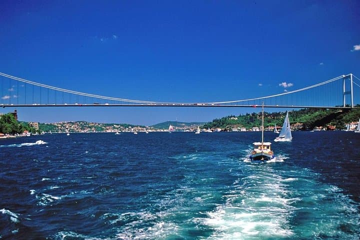 Bosphorus Sunset Cruise: Short Guided 2-Hour Boat Tour in Istanbul photo 4