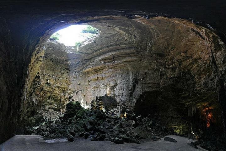 Grotte di Castellana Guided Tour from Bari — Explore the White Cave and Karst Galleries photo 2