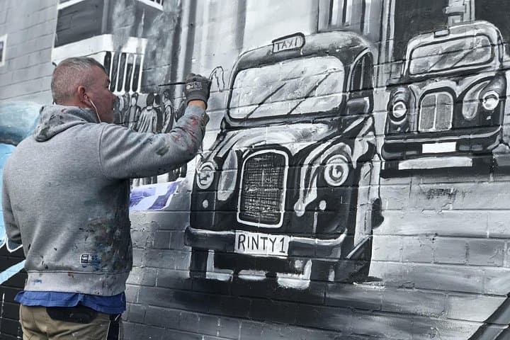 Belfast Black Taxi Tour: Falls & Shankill 2-Hour Private History Ride photo 3