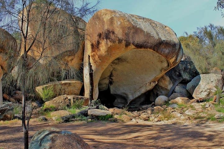 Perth to Wave Rock: Half-Day Scenic Flight and Ground Tour photo 4