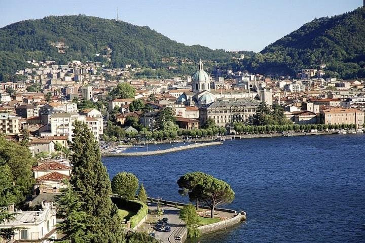 Como Walking Tour: 2-Hour Small-Group Highlights of Lake Como photo 2