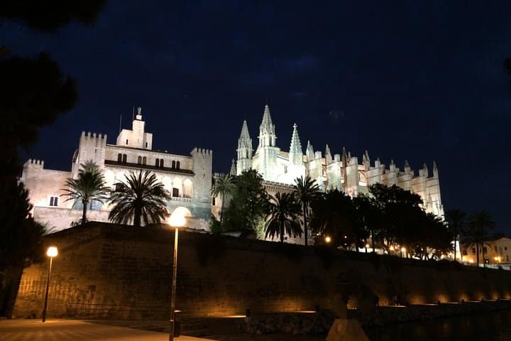 Palma Night Walking Tour: Historic Old City After Sunset