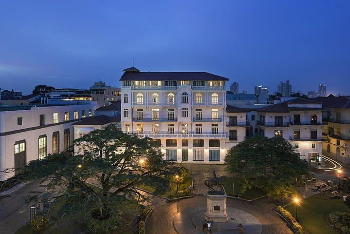 Panama Canal & City Sightseeing: Miraflores Locks to Casco Viejo photo 4