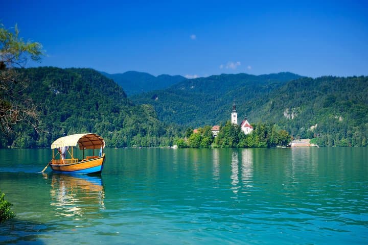 Half-Day Lake Bled Escape: Pletna Boat, Island Bell & Bled Castle Views photo 4