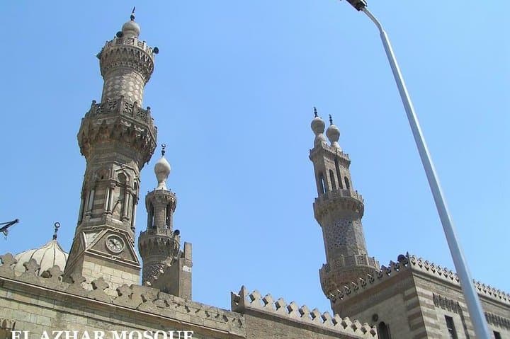 Giza Pyramids and Egyptian Museum: One-Day Cairo Layover Tour photo 6