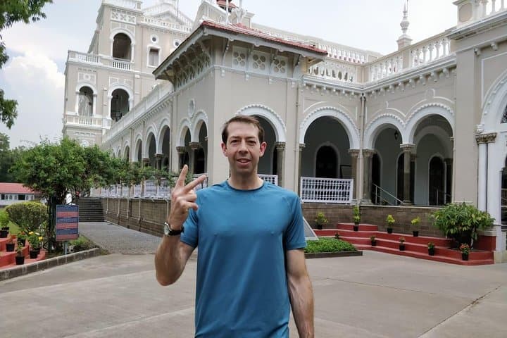 Guided Half-Day Pune City Tour — Aga Khan Palace, Shaniwar Wada & Temple Walk (4-Hour AC Car)
