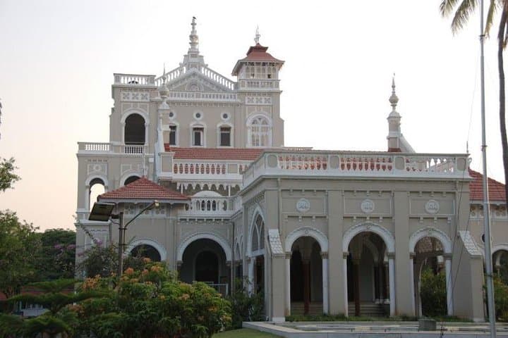 Guided Half-Day Pune City Tour — Aga Khan Palace, Shaniwar Wada & Temple Walk (4-Hour AC Car) photo 2
