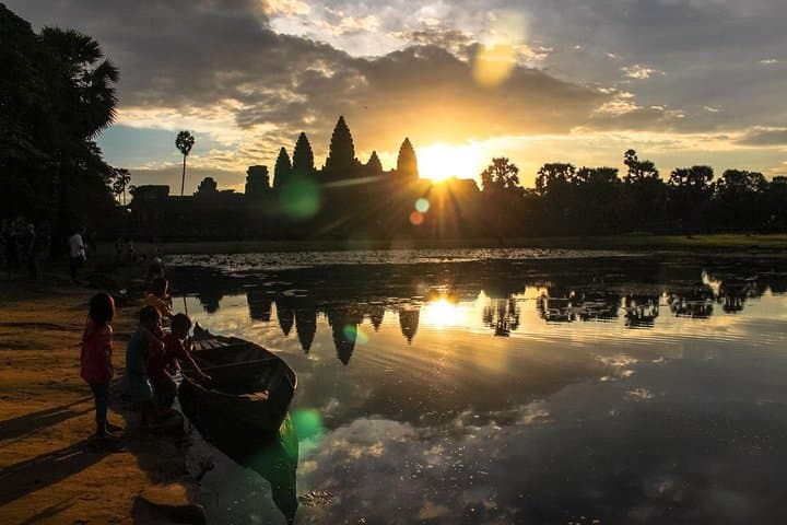 Private One-Day Tuk‑Tuk Small Tour of Angkor Temples — Siem Reap Temple Route photo 3