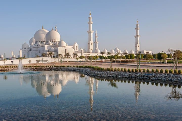 Private Abu Dhabi City Tour: Sheikh Zayed, Corniche & Yas Island — Full Day photo 5